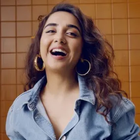 Prajakta Kohli Mirror Joy Hoops